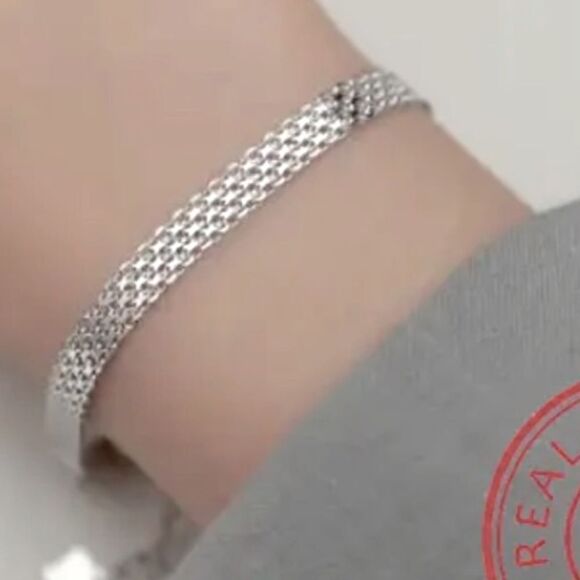 The Smooth As Silk Dainty bracelet in 925 silver - Picture 2 of 8